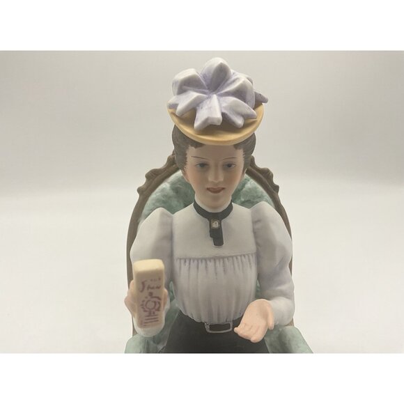 Avon VTG 1982 President s Club Albee Award Porcelain Figurine 7 InchesTall Japan - Picture 9 of 16